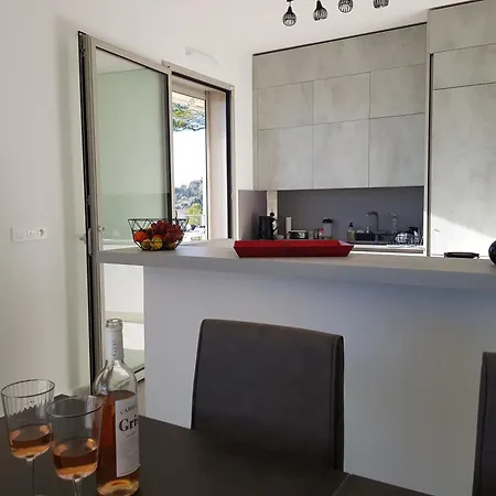 Laconsolate דירה