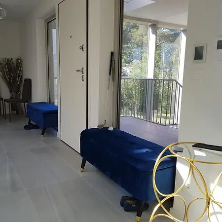 Laconsolate Apartment